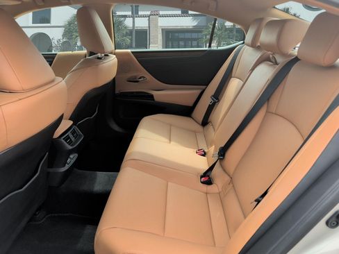 Certified 2025 Lexus ES 350 w/ Premium Package FWD image 25