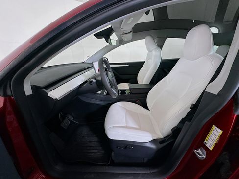 Used 2024 Tesla Model Y Long Range image 13