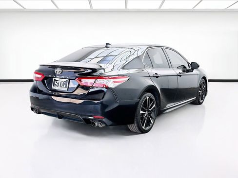 Used 2018 Toyota Camry XSE FWD image 4
