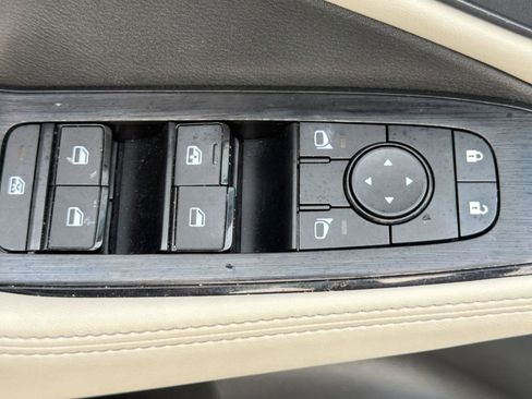 Used 2023 Nissan Rogue SV w/ SV Premium B Package FWD image 12