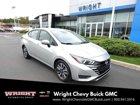 Used 2023 Nissan Versa SV image 1