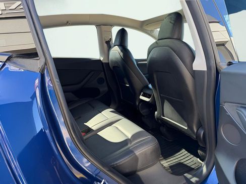 Used 2022 Tesla Model Y Performance image 28