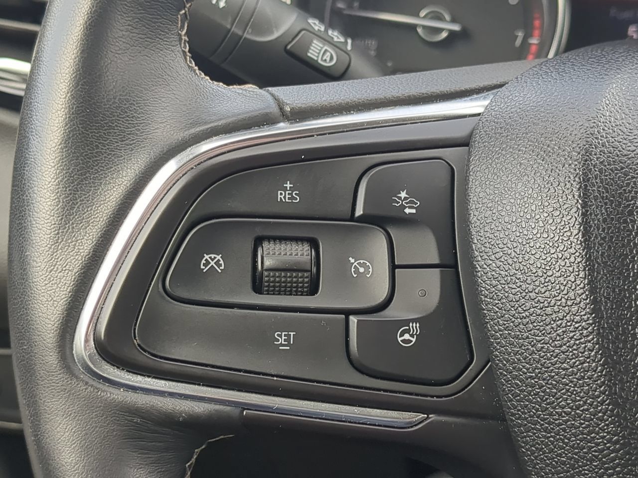 Used 2023 Buick Encore GX Essence w/ Experience Buick Package FWD image 26