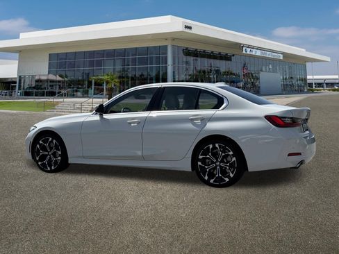 Certified 2025 BMW 330i Sedan RWD image 7