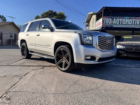 Used 2018 GMC Yukon Denali image 2