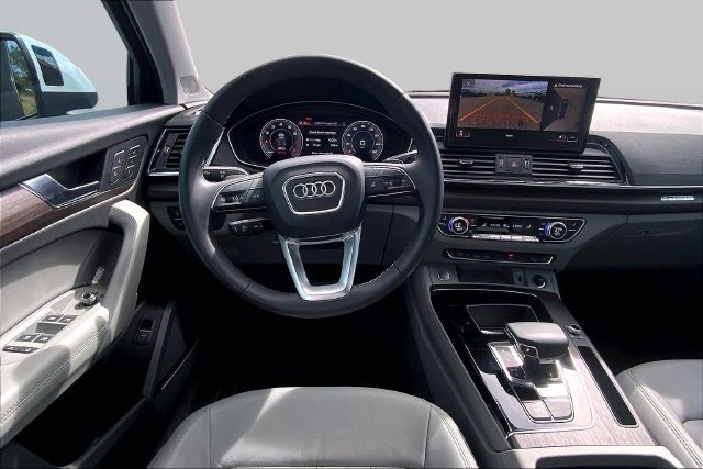 Used 2023 Audi Q5 2.0T Premium Plus w/ Premium Plus Package AWD/4WD image 5
