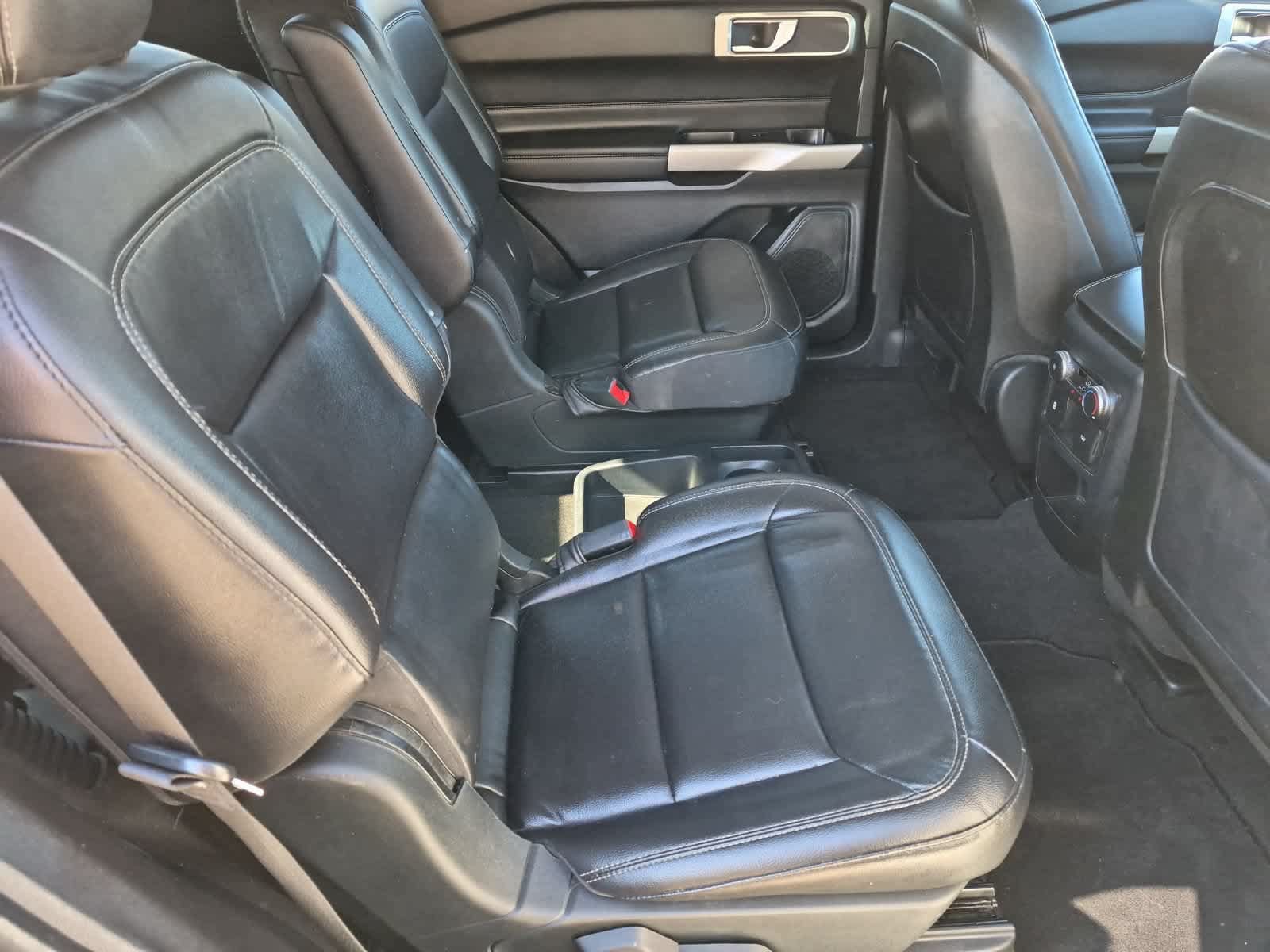 Used 2020 Ford Explorer XLT w/ Equipment Group 202A AWD/4WD image 20