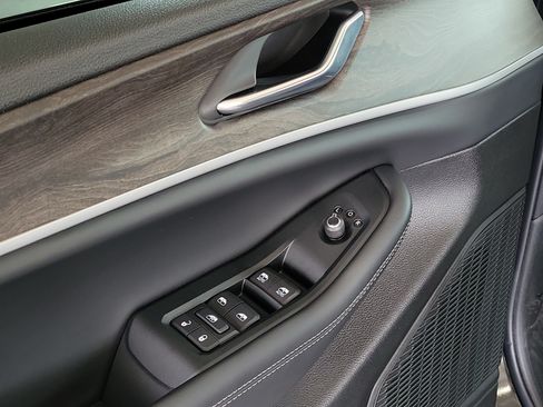New 2026 Jeep Grand Cherokee L 2WD image 15