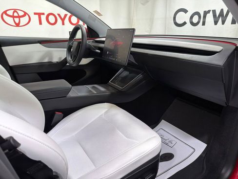 Used 2026 Tesla Model Y AWD image 11