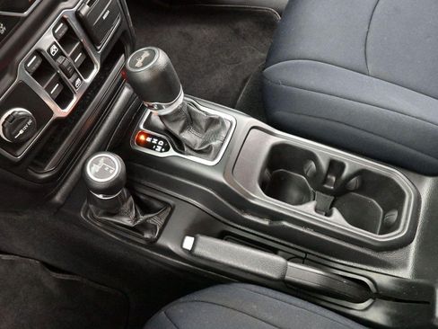 Used 2021 Jeep Wrangler Unlimited Sport AWD/4WD image 24
