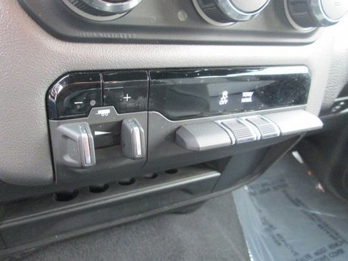 Used 2024 RAM 2500 Big Horn image 22