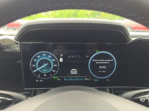 New 2025 Hyundai Elantra SEL image 15