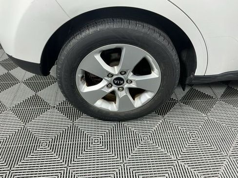 Used 2018 Kia Soul FWD image 15
