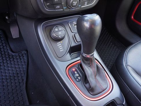 Used 2021 Jeep Compass Trailhawk image 18