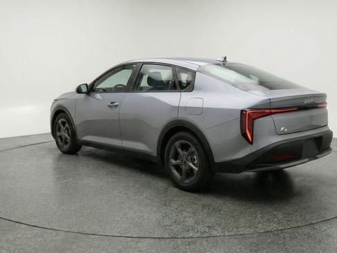 Used 2025 Kia K4 LXS image 6