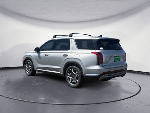 Used 2024 Hyundai Palisade Limited FWD image 4