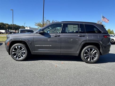 New 2025 Jeep Grand Cherokee Overland image 3