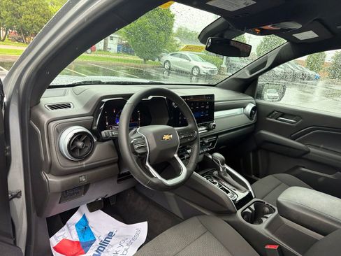 Used 2023 Chevrolet Colorado LT w/ LT Convenience Package AWD/4WD image 10