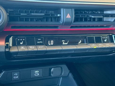 New 2026 Toyota Prius Plug-In Hybrid image 23