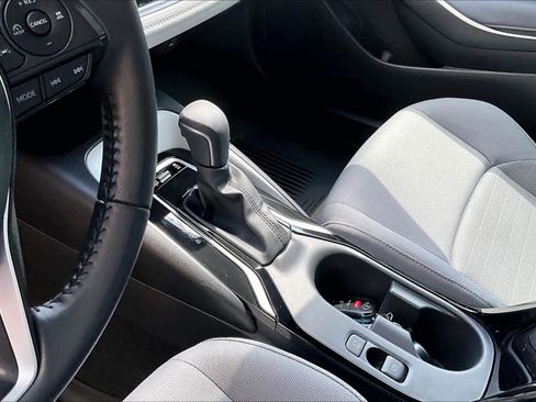 Certified 2025 Toyota Corolla SE FWD image 17
