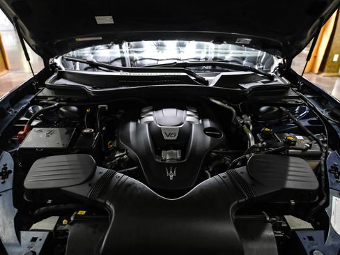 Used 2017 Maserati Ghibli RWD image 44