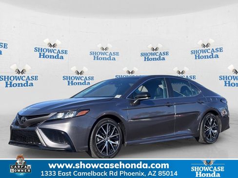 Used 2024 Toyota Camry SE FWD image 1