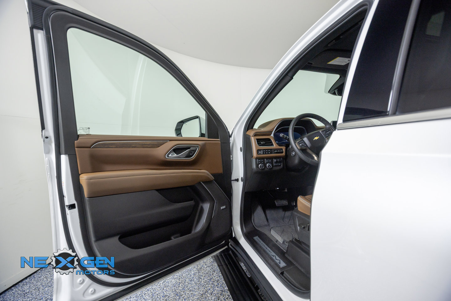 Used 2023 Chevrolet Tahoe High Country AWD/4WD image 10