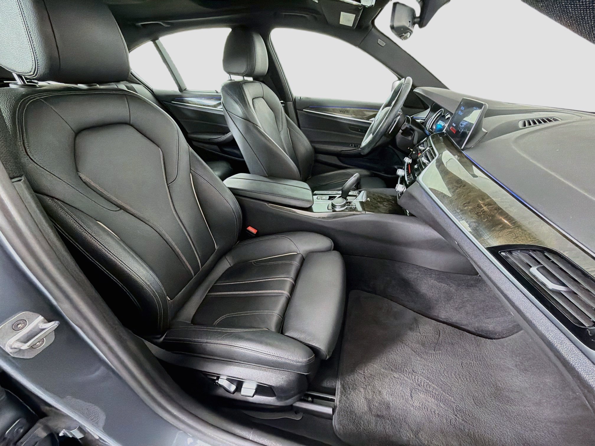 Used 2018 BMW 530e RWD image 33