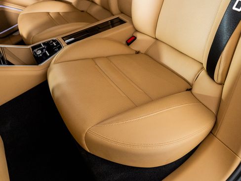 Used 2022 Porsche Panamera 4 Platinum Edition image 29