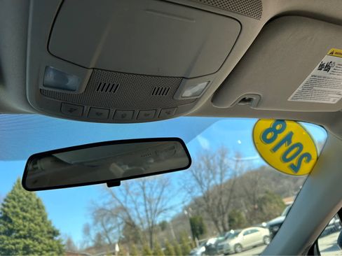 Used 2018 Ford Fusion SE w/ Equipment Group 601A image 25