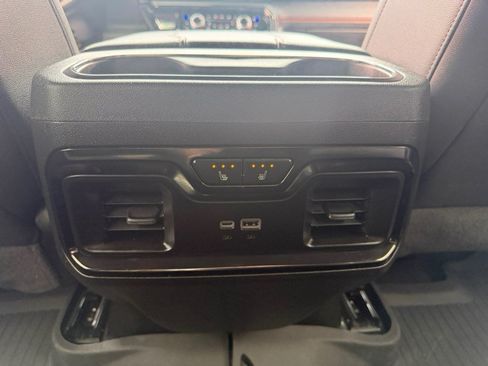 Used 2024 GMC Sierra 1500 AT4 w/ Technology Package AWD/4WD image 60