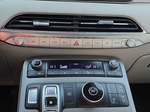 Used 2021 Hyundai Palisade Limited image 18