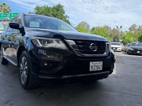 Used 2019 Nissan Pathfinder SV image 8