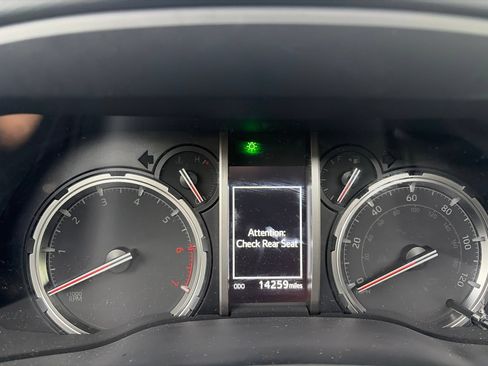 Used 2024 Toyota 4Runner TRD Off-Road Premium w/ Moonroof Package AWD/4WD image 7
