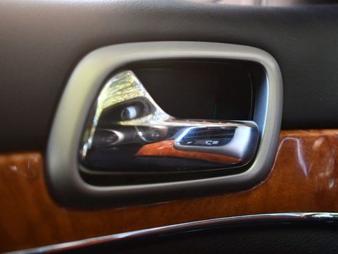 Used 2012 Jeep Grand Cherokee Overland image 11