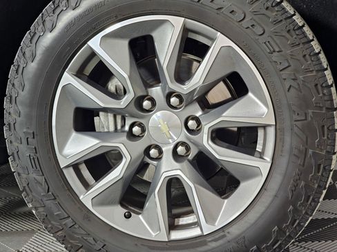 Used 2021 Chevrolet Silverado 1500 LT AWD/4WD image 8