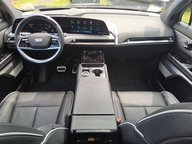 Used 2026 Cadillac Vistiq Platinum AWD/4WD image 2