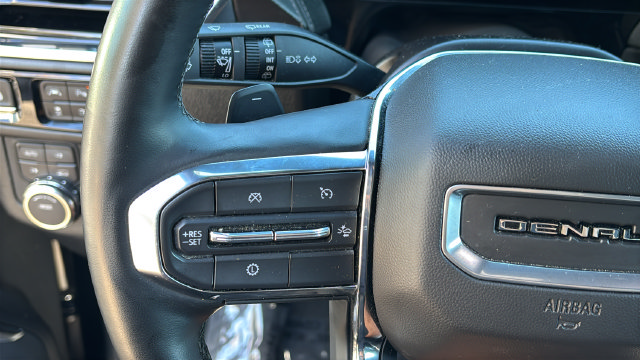 Used 2025 GMC Yukon Denali AWD/4WD image 22