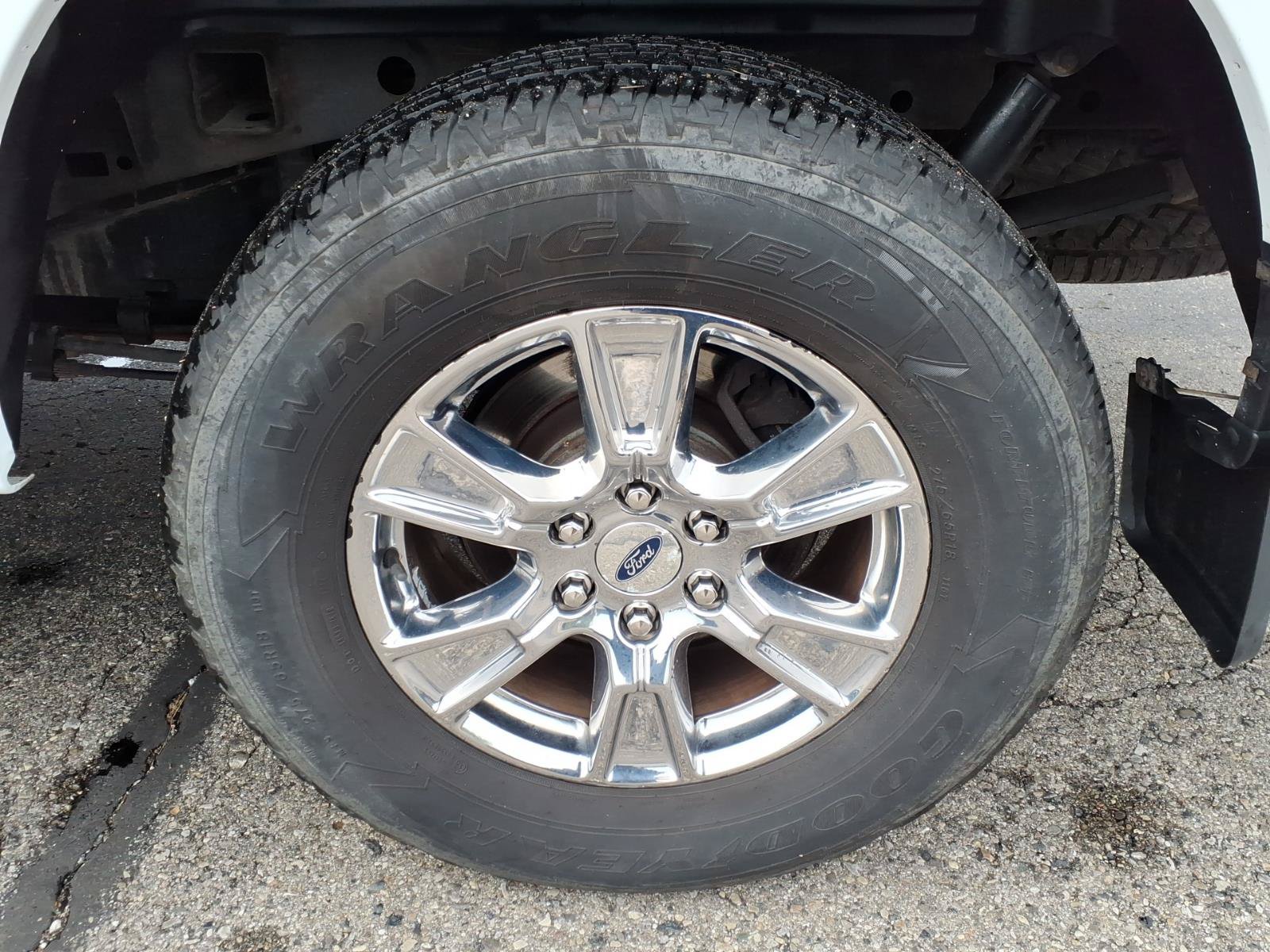 Used 2017 Ford F150 XLT w/ Equipment Group 302A Luxury AWD/4WD image 7