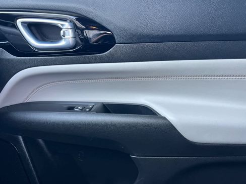 Used 2024 Jeep Compass Limited image 21