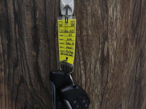 Used 2024 GMC Yukon XL Denali image 39