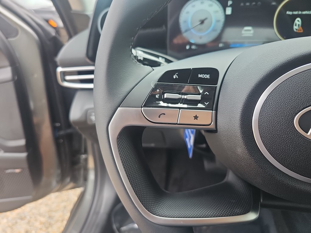 New 2026 Hyundai Elantra Limited FWD image 16