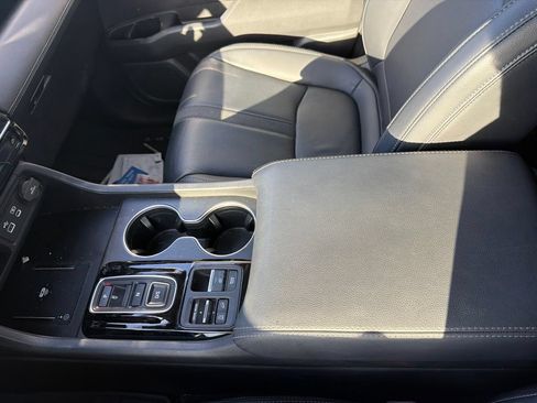 Used 2024 Honda Pilot Touring image 18
