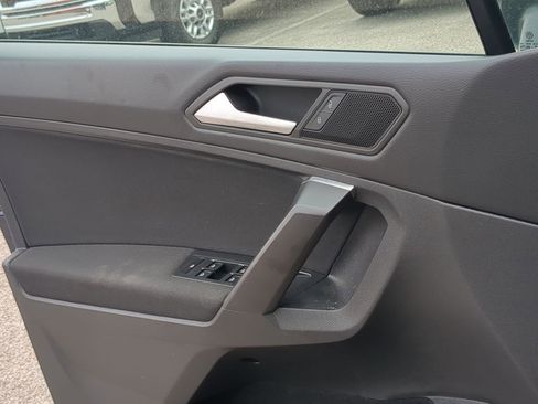 Used 2021 Volkswagen Tiguan S image 13