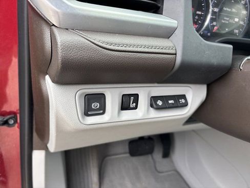 Used 2020 GMC Acadia SLT w/ Driver Alert Package II FWD image 27
