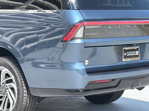 New 2027 Lincoln Navigator L Reserve AWD/4WD image 7