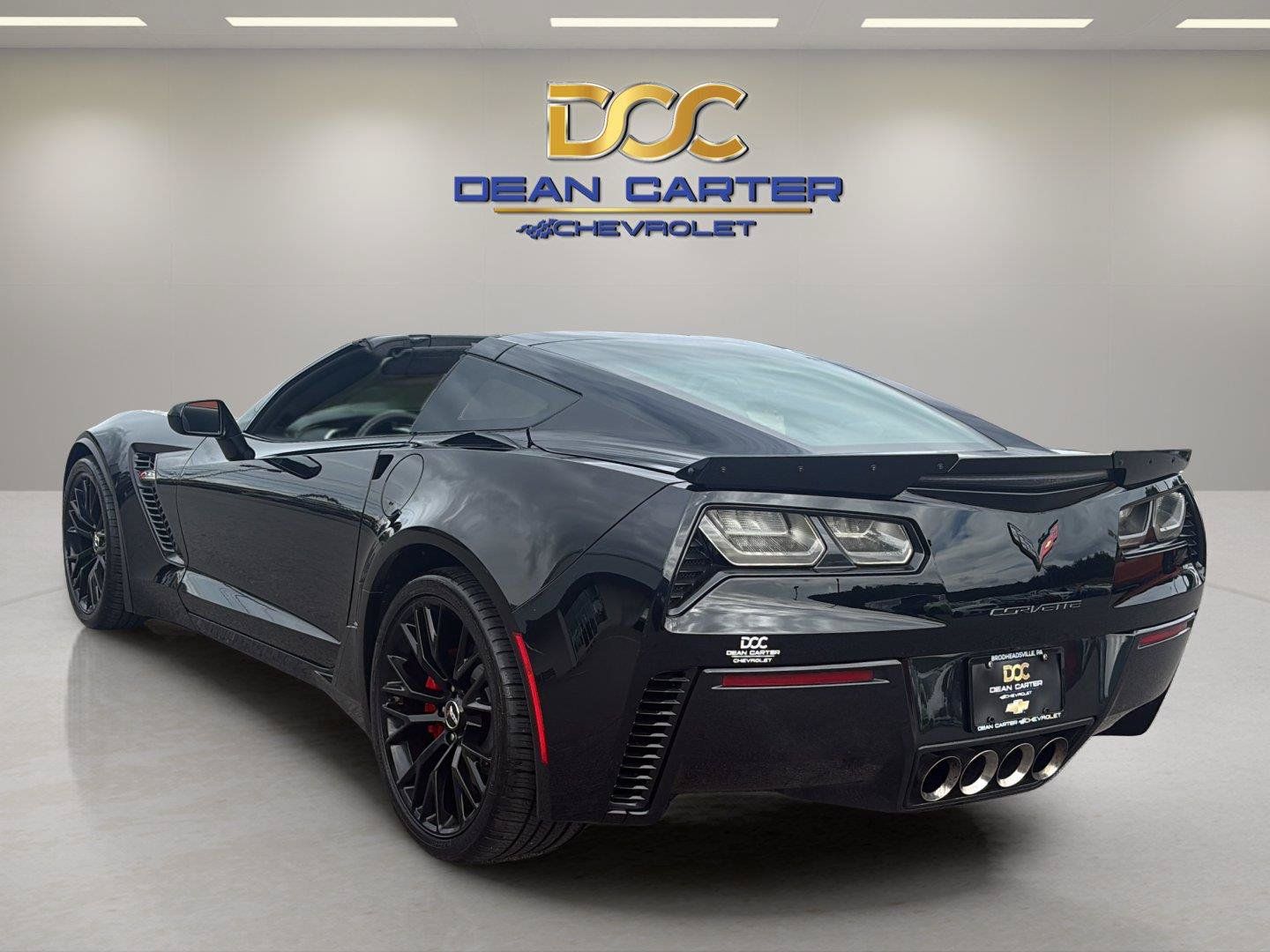 Used 2015 Chevrolet Corvette Z06 w/ 3LZ Preferred Equipment Group RWD image 3