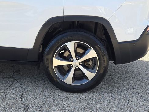 Used 2022 Jeep Cherokee Limited w/ Mopar Interior Package image 15