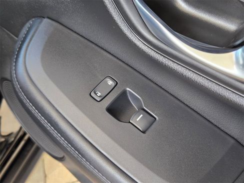 Used 2025 Honda HR-V LX image 27