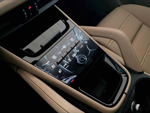 New 2026 Porsche Cayenne S image 18